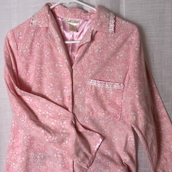 Carroll Reid pyjamas,sleepwear set.Pink flannel ,floral embroidered ,satin trim - Picture 10 of 14